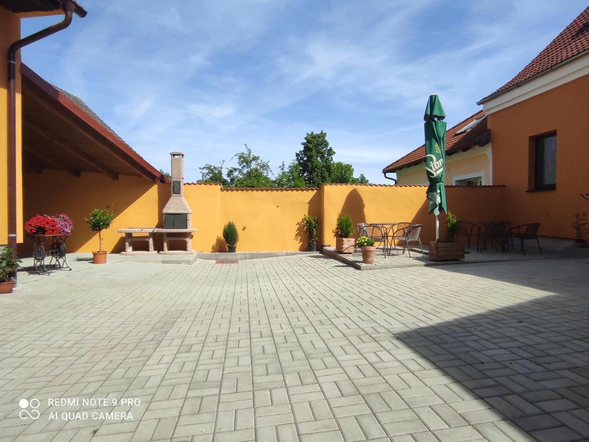 Ubytovani Jerabek Lasenice Экстерьер фото